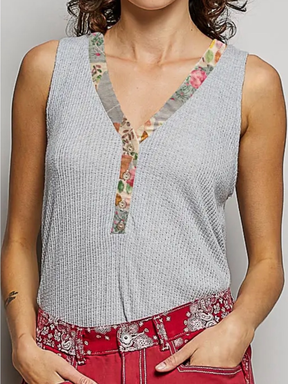POL Dove Gray Sleeveless V-Neck Tank with Floral Trim